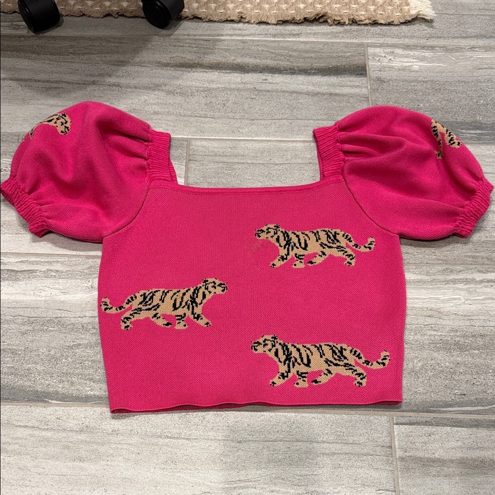 Entro Fuchsia Puff Sleeve womens Top with Tiger Design